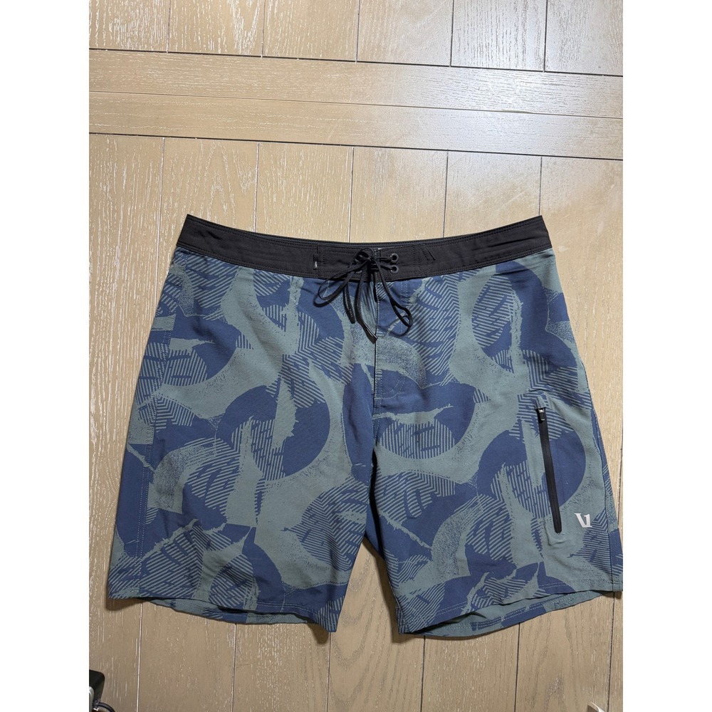 Vuori Infinity Board Shorts Blue Green Abstract Print Size 32 Summer Beachwear